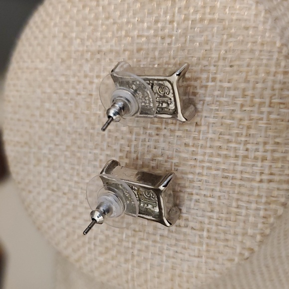 Lia Sophia Fairest of them All Earrings - Picture 4 of 4